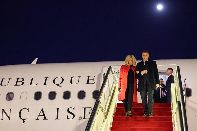 随行代表团阵容豪华，国际舆论场聚焦经贸，马克龙开启三天访华行程